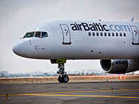 Самолет Air Baltic приземлился в аэропорту Риги без переднего шасси