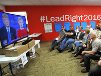 Читатели Time считают, что в первом раунде дебатов Трамп победил Клинтон