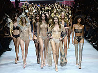 Неделя высокой моды в Париже. Фоторепортаж