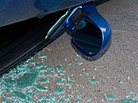 На 25-м шоссе перевернулся легковой автомобиль