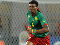 Легендарный Ригобер Сонг перенес инсульт. Его перевезли на лечение во Францию