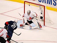 Кубок мира: канадцы победили американцев. Сборные Канады и Европы в полуфинале