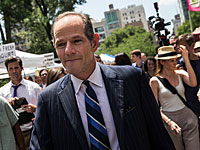 Обвинявшей экс-губернатора Нью-Йорка в нападении россиянке назначили залог в миллион долларов