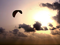 В районе Кейсарии в результате падения пострадал парапланерист
