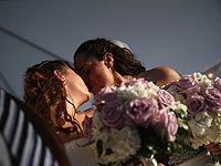 Тысячи французов вышли на улицы: они требуют отменить однополые браки