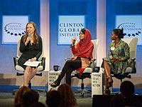 Трамп: Хиллари Клинтон, чествовавшая жену террориста, не может быть президентом
