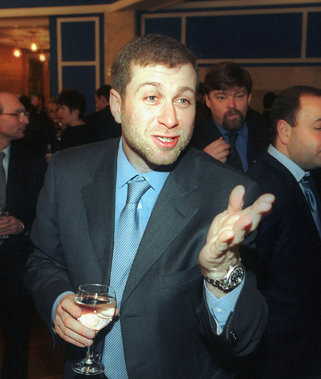 Роман Абрамович в 2001 году Роман Абрамович в 2001 году