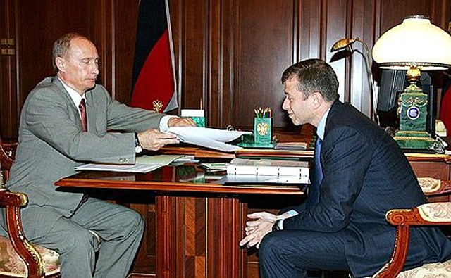 Встреча президента РФ Владимира Путина и губернатора Чукотки Романа Абрамовича. 2005 год Встреча президента РФ Владимира Путина и губернатора Чукотки Романа Абрамовича. 2005 год