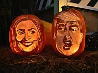 Хиллари Клинтон и Дональд Трамп - тыквы