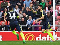 Оливье Жиру забил два мяча за пять минут. 