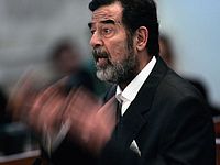 В Apple отказались возвращать клиенту деньги за iPhone, пока он не докажет, что он не Саддам Хусейн