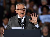 Лидер демократов требует от директора ФБР опубликовать сведения о связях Трампа с Москвой