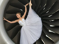 Триумф техники балета над техникой безопасности. Фоторепортаж