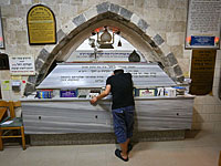 В комплекс гробницы Рахель брошено взрывное устройство