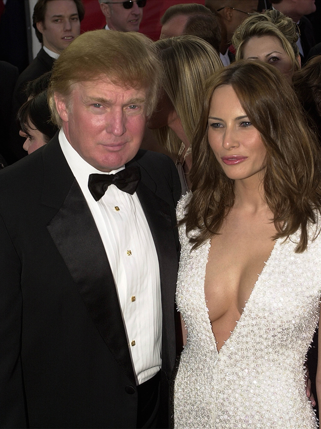 Дональд Трамп и Меланья Кнавс в 2001 году (за четыре года до свадьбы) Дональд Трамп и Меланья Кнавс в 2001 году (за четыре года до свадьбы)