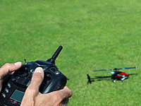 СМИ: в Израиле Медведеву подарили беспилотный вертолет без пульта управления