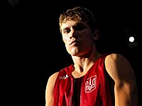 Бокс: украинец Тарас Шелестюк победил в Калифорнии