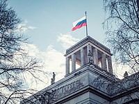 Возле посольства России в Дублине разбросали 