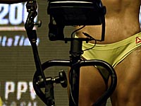 Боец ММА разделась и подстриглась, чтобы 