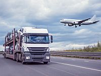 В Миссисипи пассажирский самолет после поломки двигателя приземлился на автотрассе