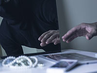 Ограблена неработающая жительница Москвы: украдены драгоценности на сумму 17 млн рублей