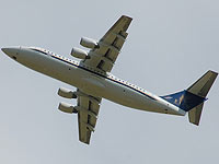 Самолет  Avro RJ100
