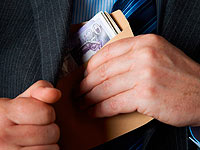 Бывший чиновник израильского кооператива общественного транспорта подозревается во взяточничестве