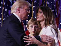 Подборка о возможном аутизме сына Меланьи и Дональда Трампа удалена из YouTube