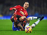 Ибрагимович забил гол и ударил соперника ногой в голову. МЮ не сумел победить в Ливерпуле