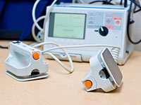 РБК: в России ограничат импорт дефибрилляторов и томографов
