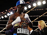 В Омахе Теренс Кроуфорд защитил титулы, нокаутировав Джона Молину