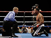 На заправке неизвестный избил бывшего чемпиона мира по боксу