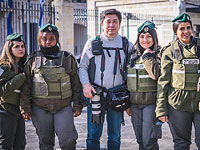 Японский фотограф работает над проектом 