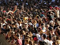 Давка на музыкальном фестивале Falls в Австралии, не менее 60 пострадавших