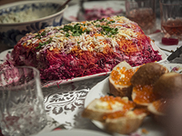 Читатели NEWSru.co.il поддерживают законопроект о Новом годе, но многие против ночного шума. Итоги опроса