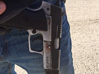 В Беэр-Шеве у охранника торгового центра было похищено оружие, задержан подозреваемый