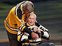 Умер легендарный канадский хоккеист, последний из бостонской Kraut Line