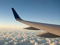 В районе Курил произошло опасное сближение между российским пассажирским лайнером и неопознанным самолетом
