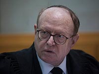 Адвокат Нетаниягу: глава правительства может принимать в подарок сигары от друга