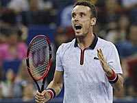 Турнир в Индии: в финале Медведев проиграл Баутисте-Агуту