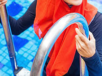 ЕСПЧ постановил: школьники-мусульмане обязаны посещать совместные уроки плавания
