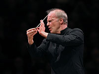 В феврале в Израиле Юлиан Рахлин и Израильский филармонический оркестр - дирижер Джанандреа Нозеда