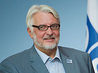 Глава МИДа Польши собрался с визитом в страну, которой не существует