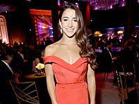 Еврейская американская гимнастка Эли Райсман снялась для Sports Illustrated Swimsuit