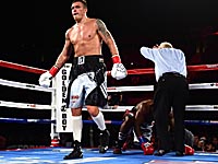 В Калифорнии Александр Усик защитил чемпионский пояс, нокаутировав южноафриканца