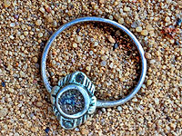 Раскопки в Собиборе: украшения узниц, ушедших по