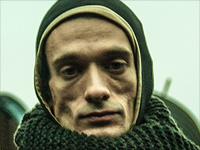 Художник  Павленский, обвиненный в попытке изнасилования, бежал с семьей во Францию

