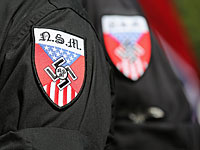 Лидера неонацистов США уличили в лицемерии: он женат на еврейке
