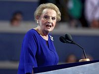 В ответ на последние указы Трампа Мадлен Олбрайт заявила о готовности объявить себя мусульманкой