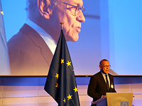 Режиссер Андрей Кончаловский получил Европейскую медаль толерантности